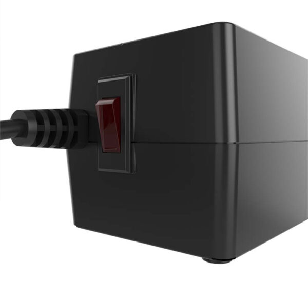 Regulador Voltaje 1000VA / 500W / 4 Tomas / 2 Usb FORZA (FVR-1011USB) UR200FOR11 - Imagen 4
